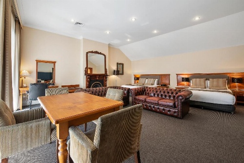 The Grand Hotel Launceston image 9